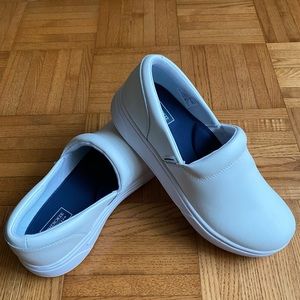 Cherokee Workwear Women's Melody Health Care Shoe